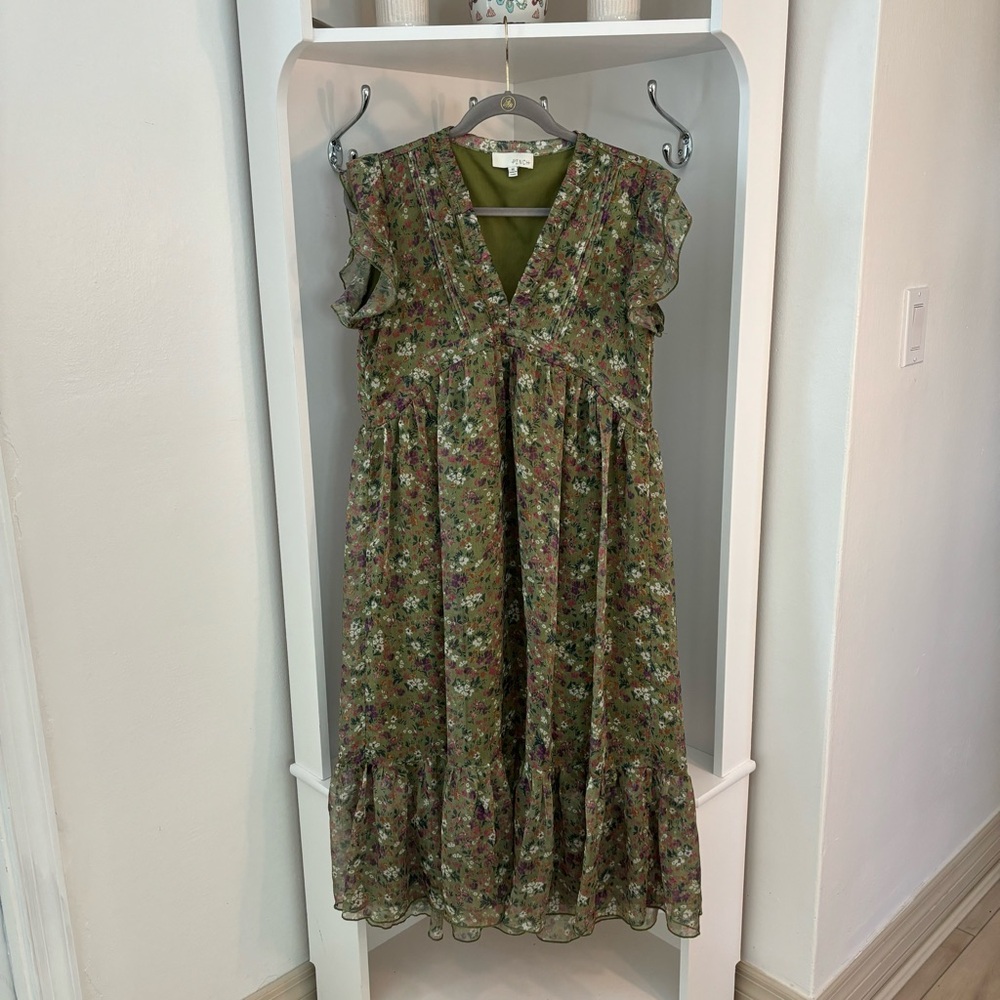 Woman’s green print midi dress size medium